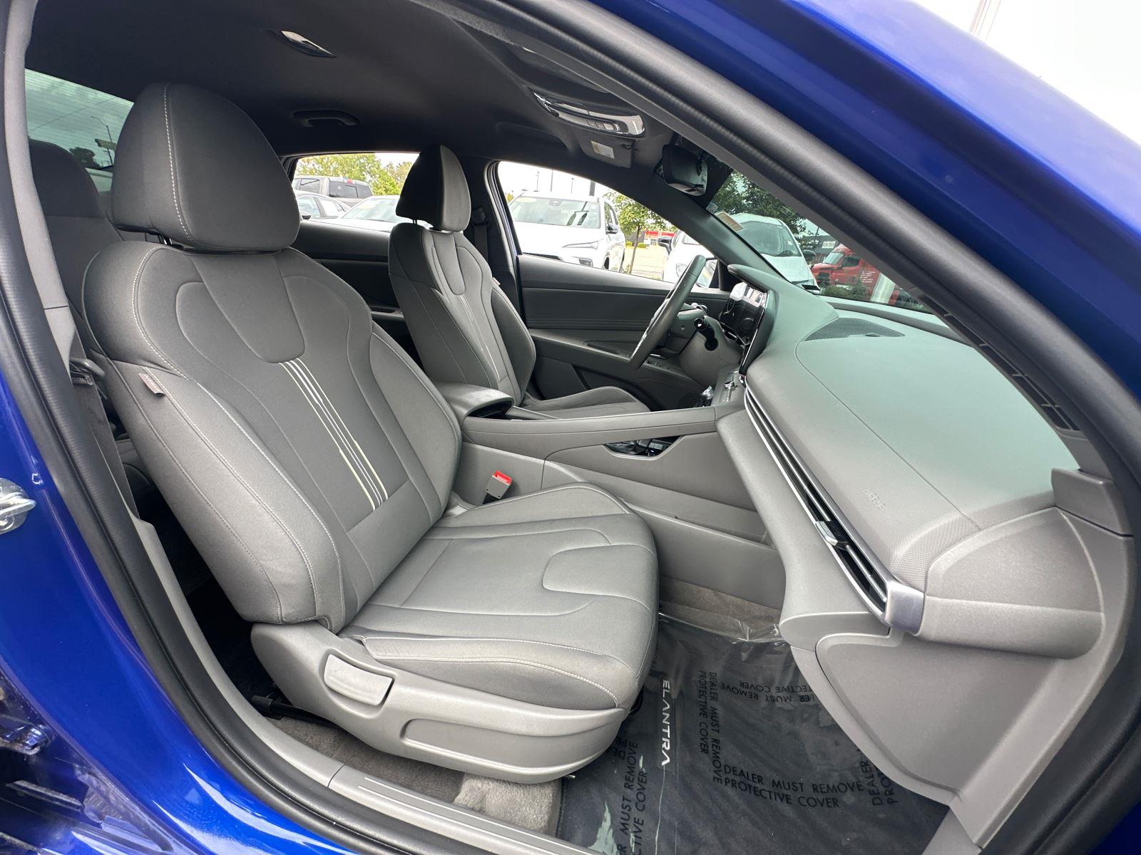 2023 Hyundai Elantra SEL photo 26