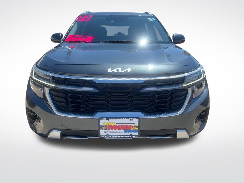 2024 Kia Seltos S photo 2