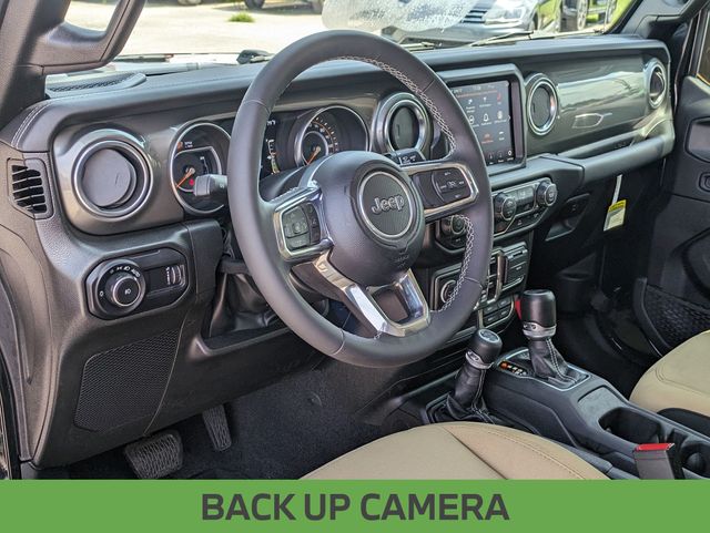 2023 Jeep Wrangler Sahara photo 11