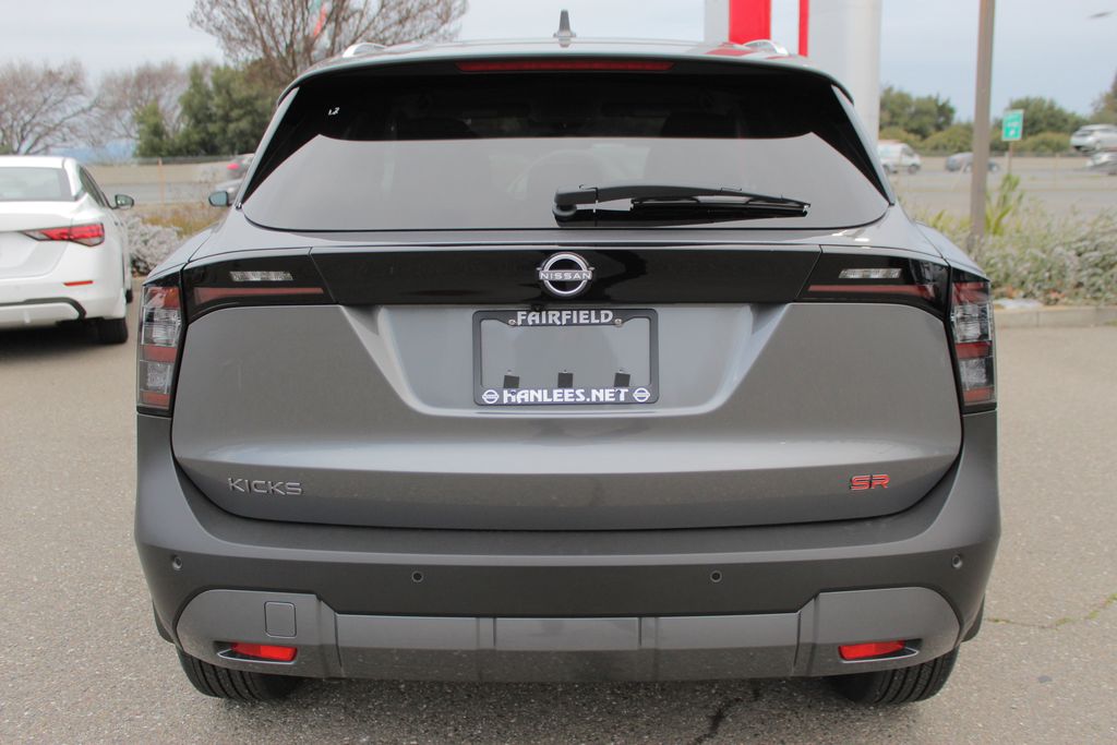 2025 Nissan Kicks SR photo 5