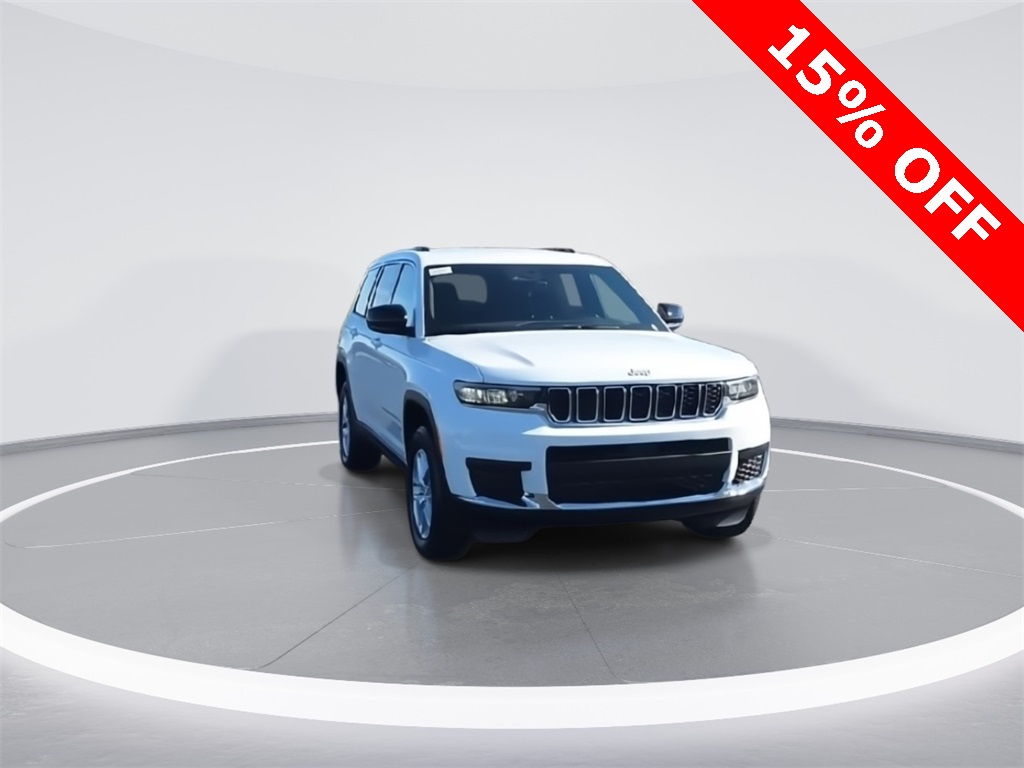 2025 Jeep Grand Cherokee Laredo photo 2