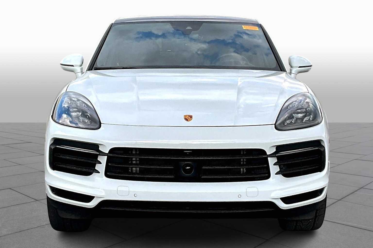 2023 Porsche Cayenne E-Hybrid photo 3