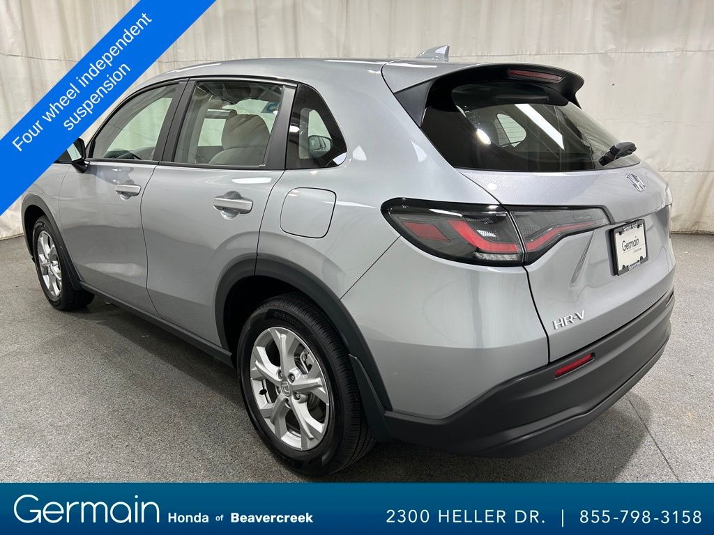 2025 Honda HR-V LX photo 4