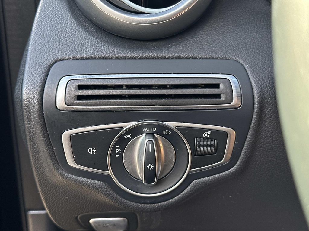 2019 Mercedes Benz C 300 photo 44