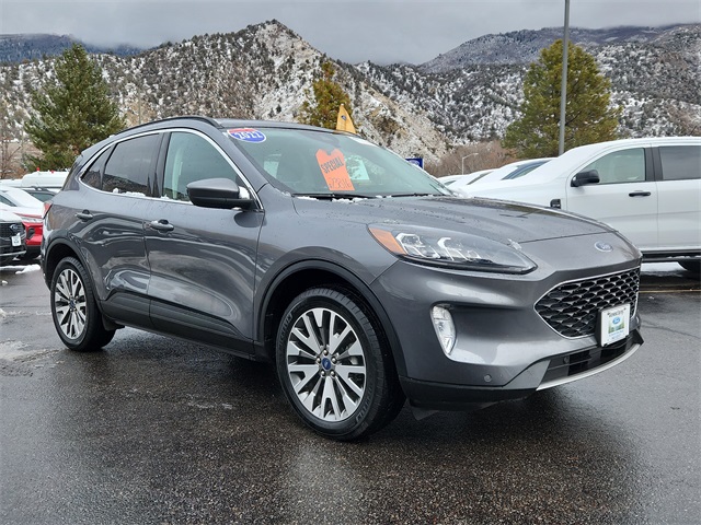 2022 Ford Escape Titanium's photo