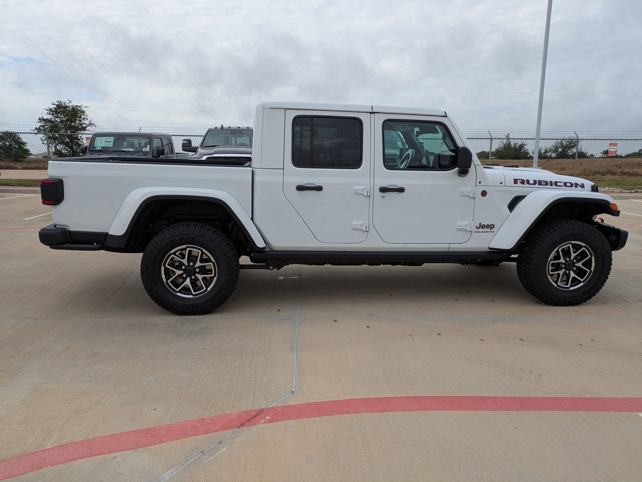 2025 Jeep Gladiator Rubicon photo 2
