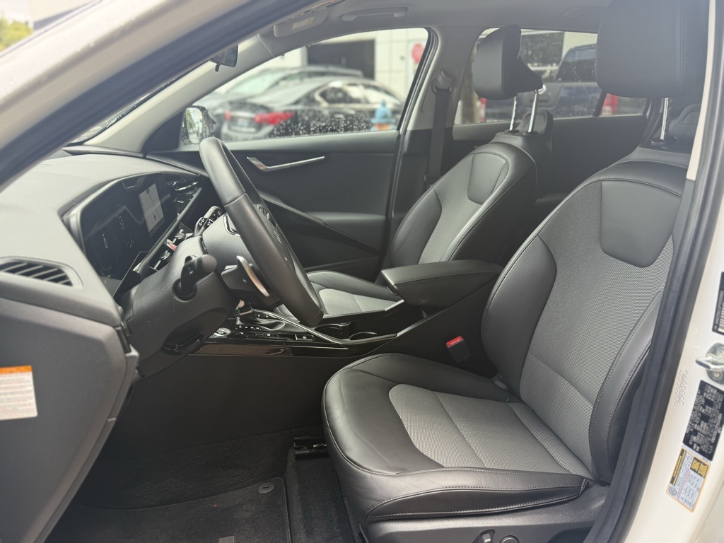 2023 Kia Niro EX Touring photo 6