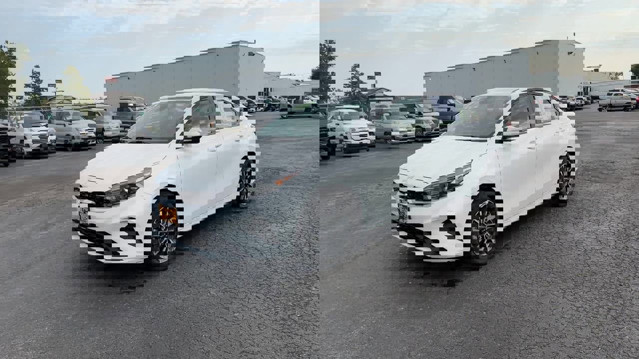 2024 Kia Forte LXS photo 4
