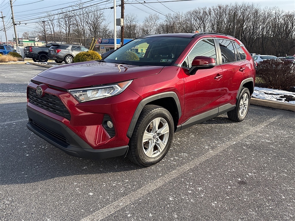 2020 Toyota RAV4 XLE's photo