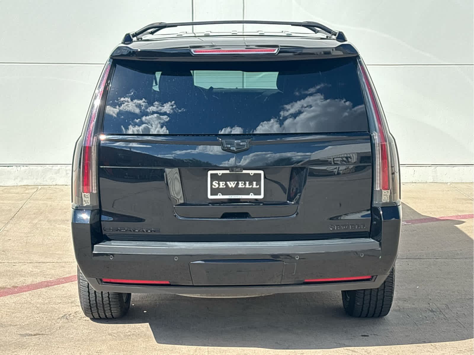 2018 Cadillac Escalade Premium Luxury photo 5