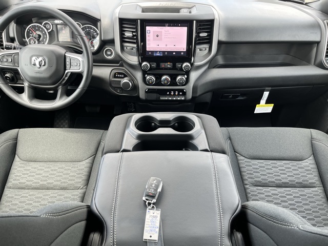 2025 Ram 1500 Tradesman photo 9