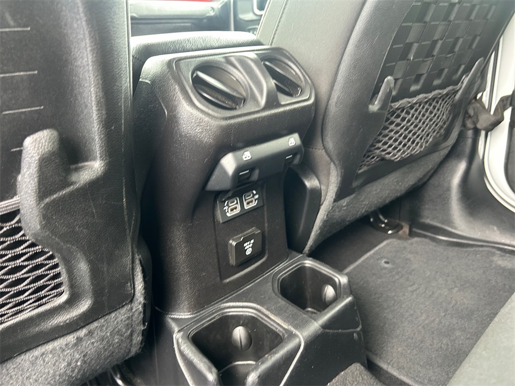 2020 Jeep Gladiator Rubicon photo 21