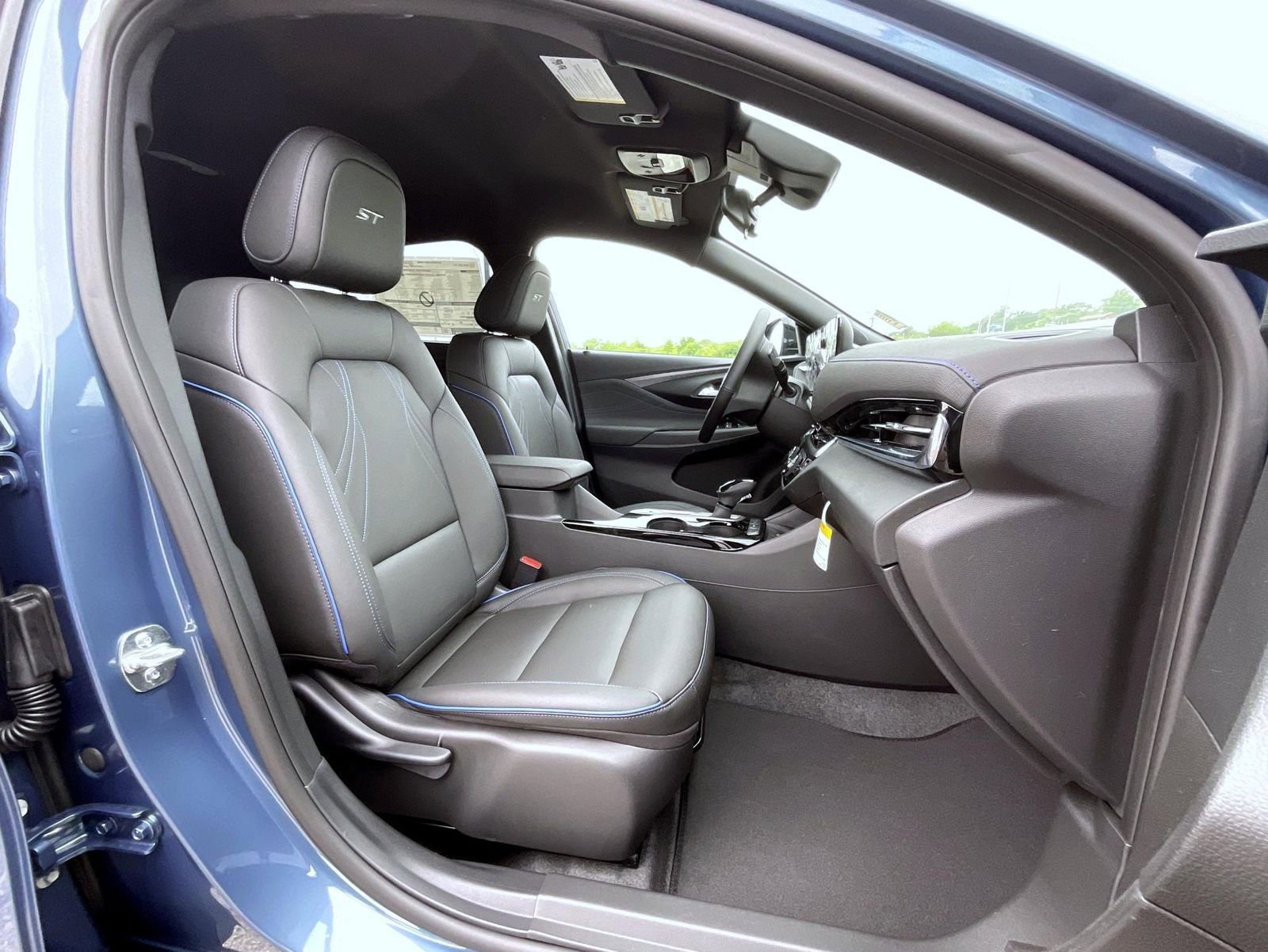 2025 Buick Envista ST photo 12