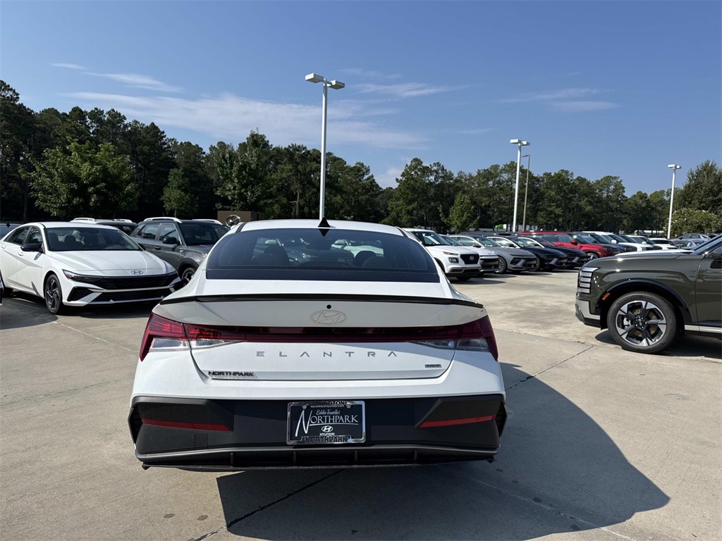 2025 Hyundai Elantra Hybrid SEL Sport photo 4