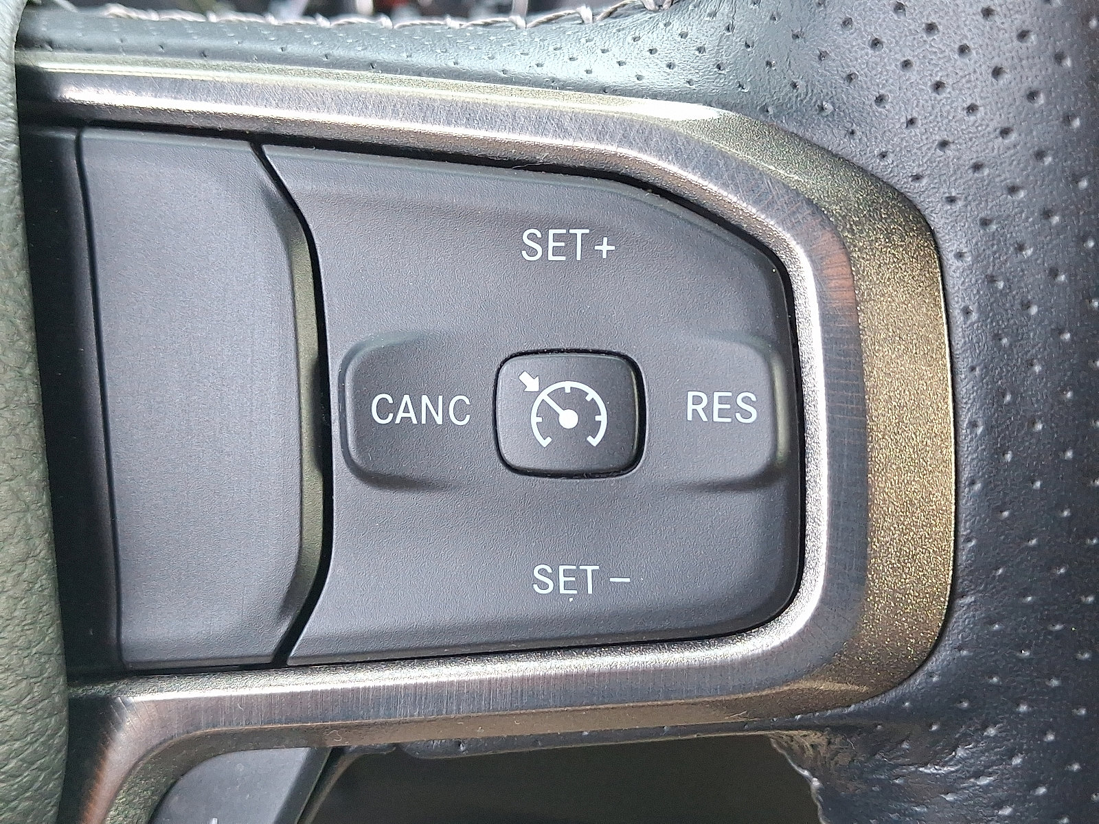 2020 Ram 1500 Rebel photo 23