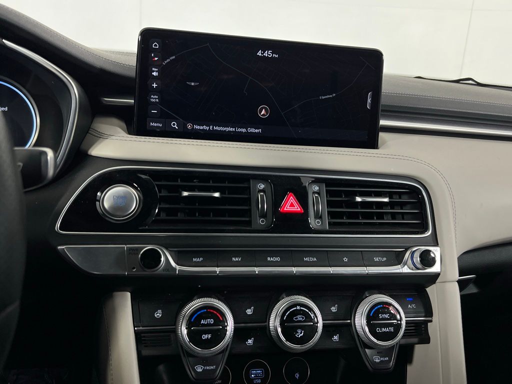 2022 Genesis G70 3.3T photo 12