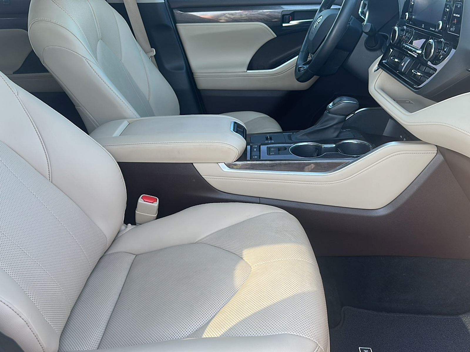 2021 Toyota Highlander Limited photo 14