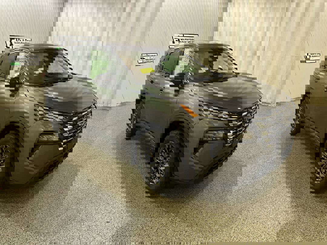 2026 Nissan Rogue S photo 3