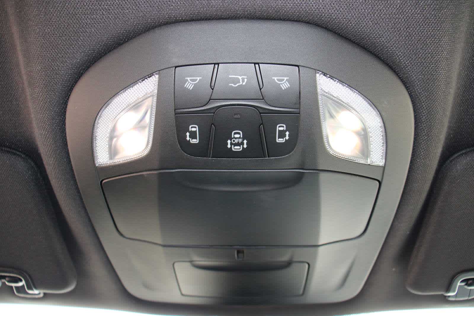 2025 Chrysler Voyager LX photo 31