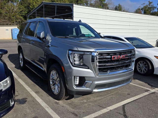 2023 GMC Yukon SLT's photo