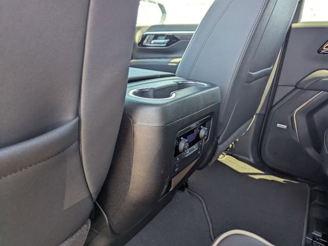 2025 Chevrolet Suburban Premier photo 18
