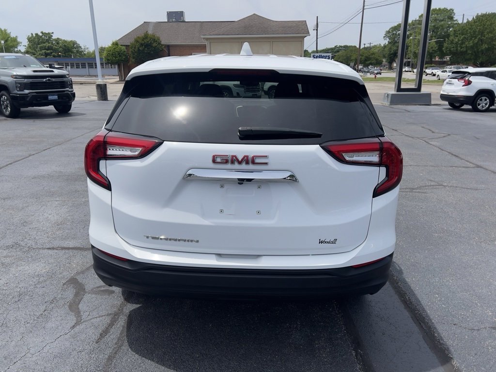 2024 Gmc Terrain SLE photo 3