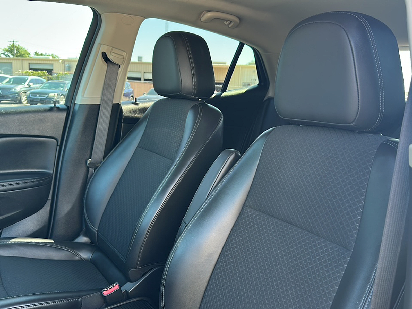 2022 Buick Encore Preferred photo 3