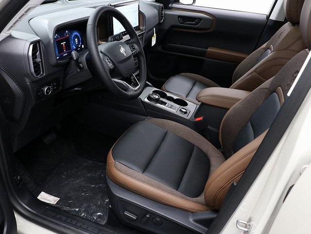 2025 Ford Bronco Sport Outer Banks photo 8