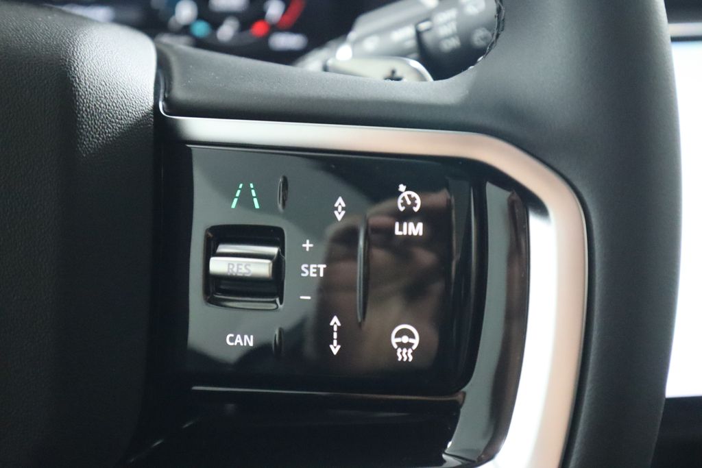 2025 Land Rover Discovery Sport S photo 12