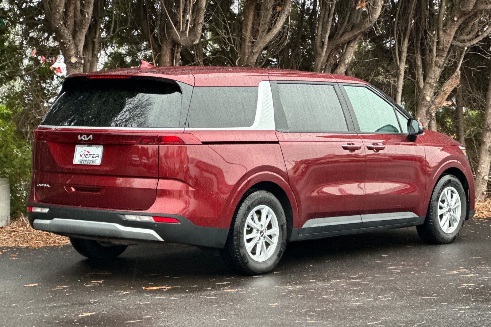 2024 Kia Carnival LX photo 3