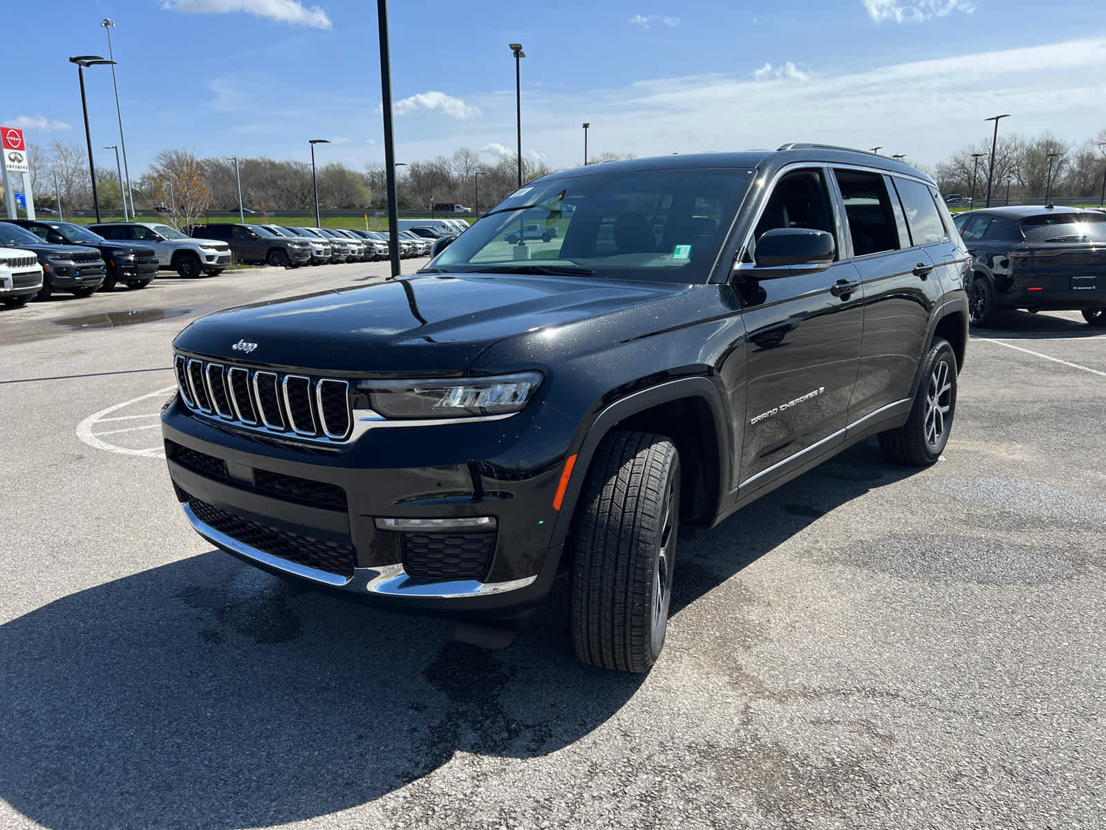 2025 Jeep Grand Cherokee Limited photo 4