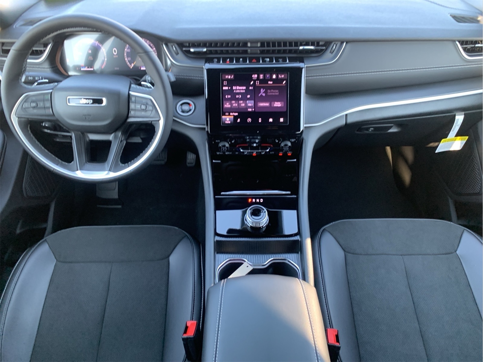 2025 Jeep Grand Cherokee Altitude X photo 25