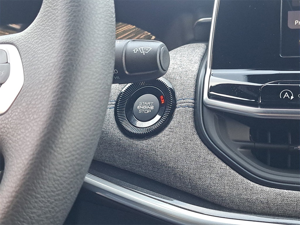 2025 Jeep Compass Sport photo 29