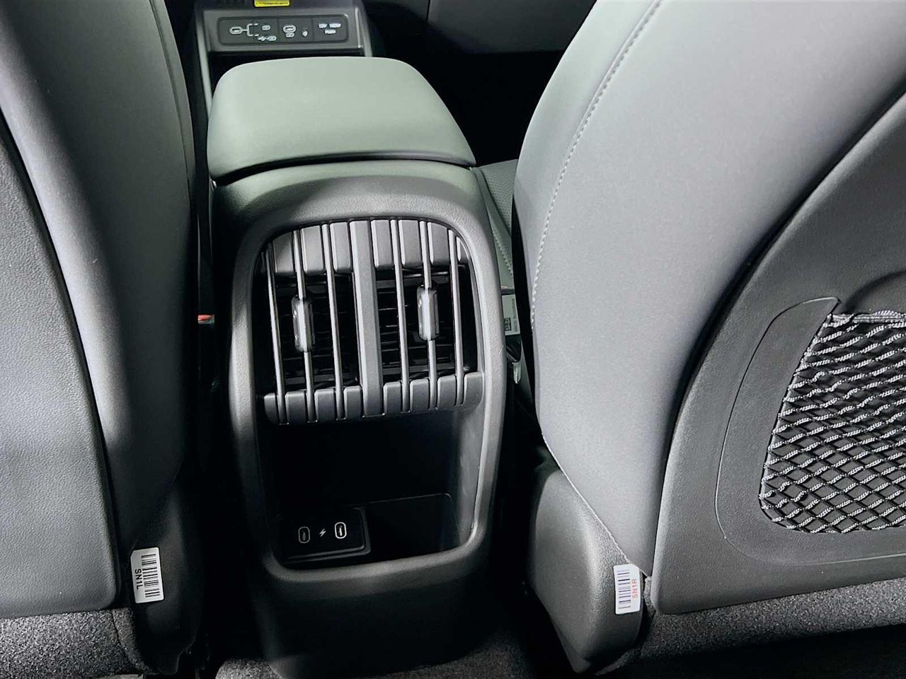 2026 Hyundai Kona SEL photo 10