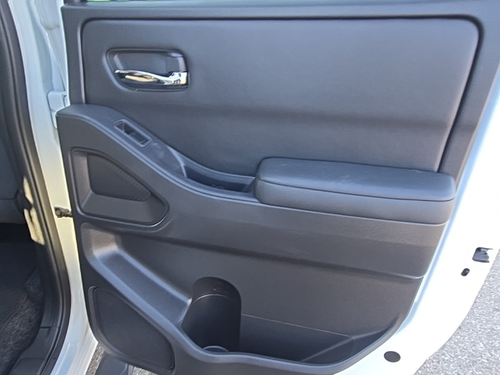 2023 Nissan Frontier SV photo 24