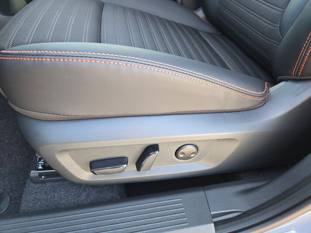 2026 Nissan Rogue SV photo 17