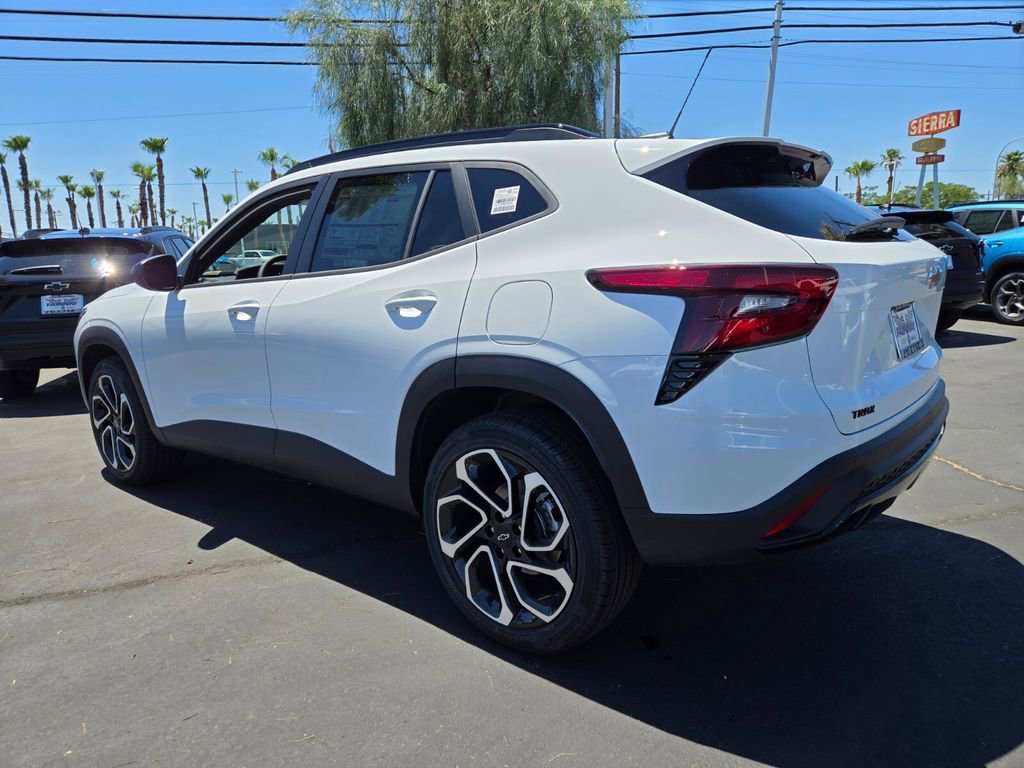 2025 Chevrolet Trax photo 3