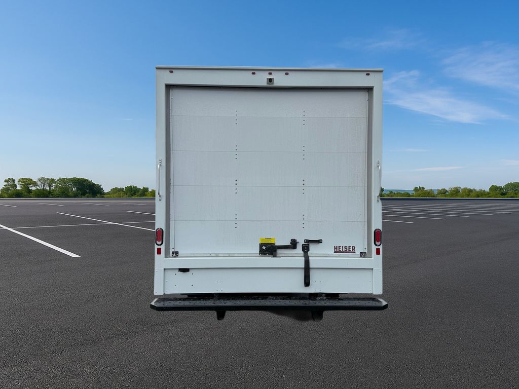 2025 Ford E-350 Base photo 5