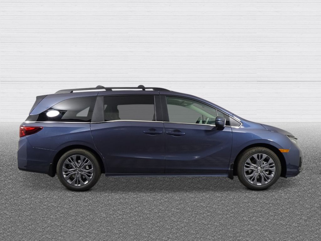 2026 Honda Odyssey Touring photo 4