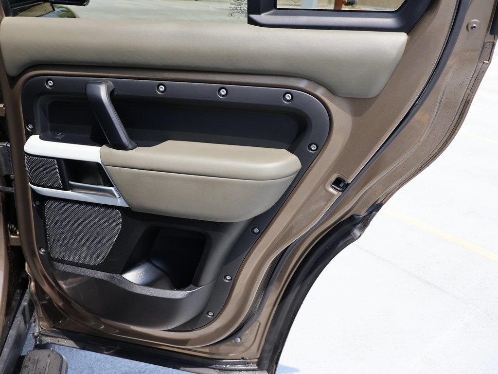 2022 Land Rover Defender 110 XS Edition photo 31