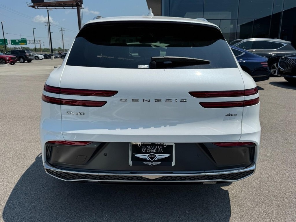 2026 Genesis GV70 2.5T Advanced photo 3