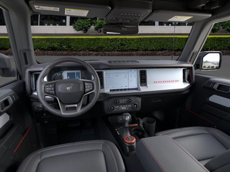 2025 Ford Bronco First Edition photo 9