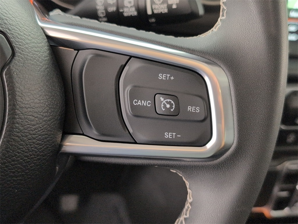 2023 Jeep Wrangler Sahara photo 23