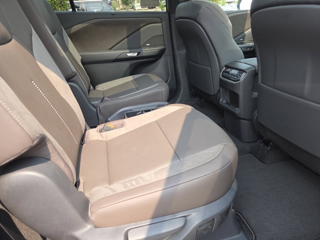 2025 Lexus TX 350 Luxury photo 2