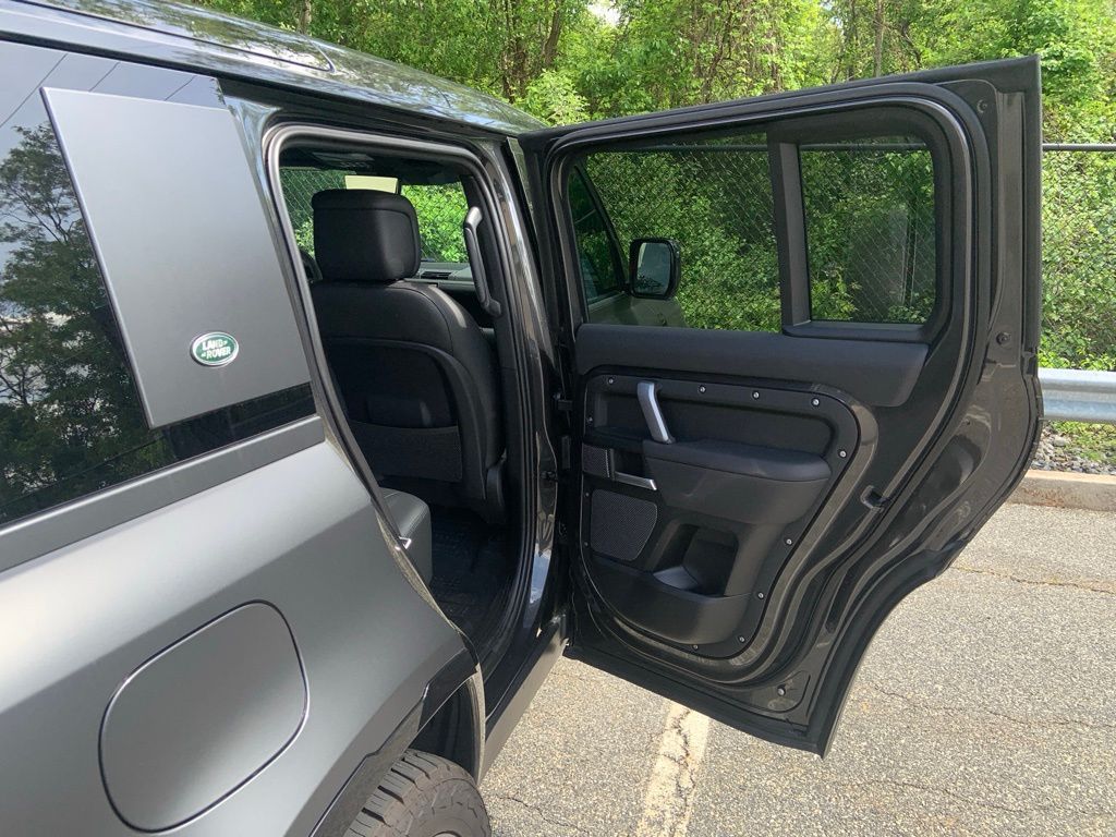 2024 Land Rover Defender 110 Carpathian Edition photo 17