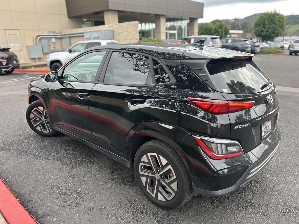 Used 2023 Black Hyundai Limited image 5