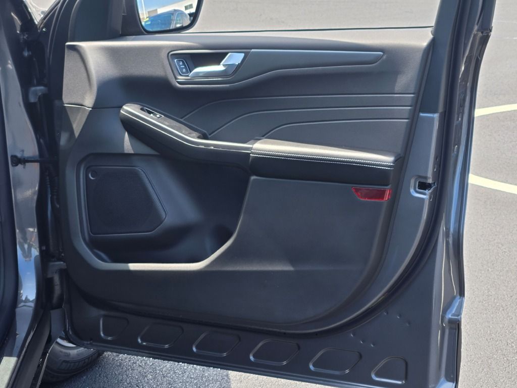 2024 Ford Escape Plug-In Hybrid Base photo 3