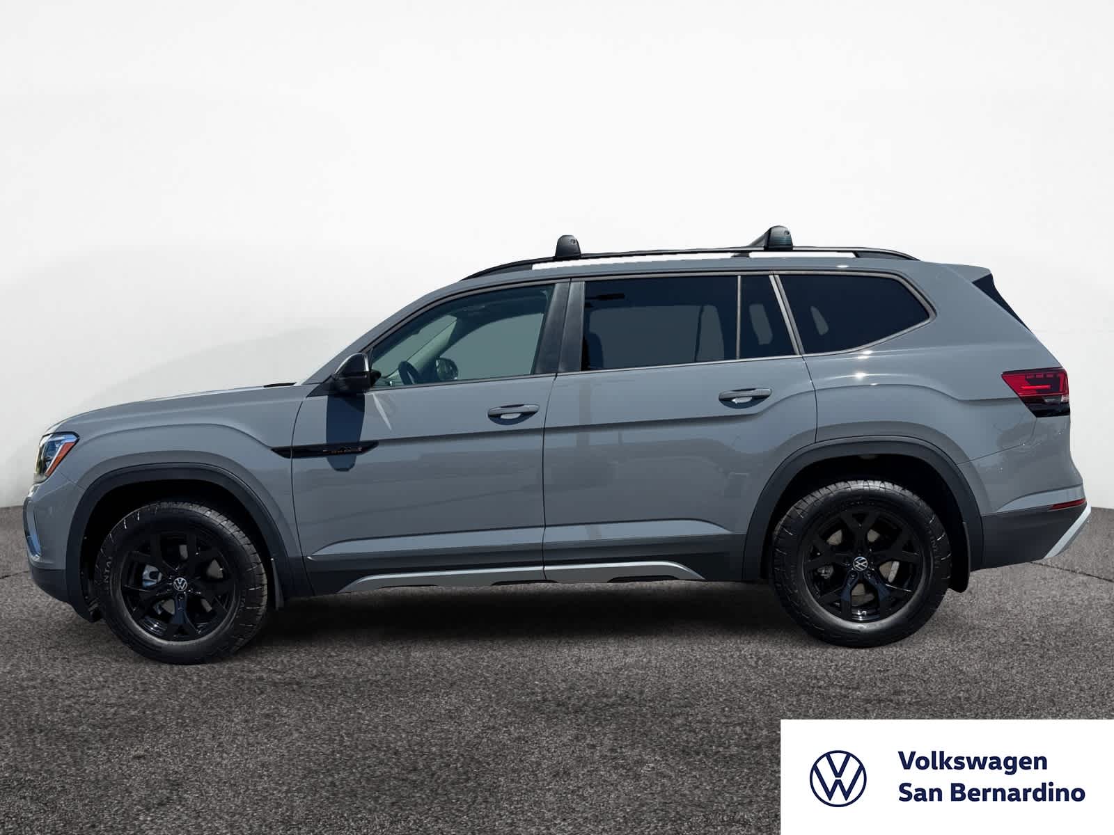2026 Volkswagen Atlas Peak Edition SE photo 2