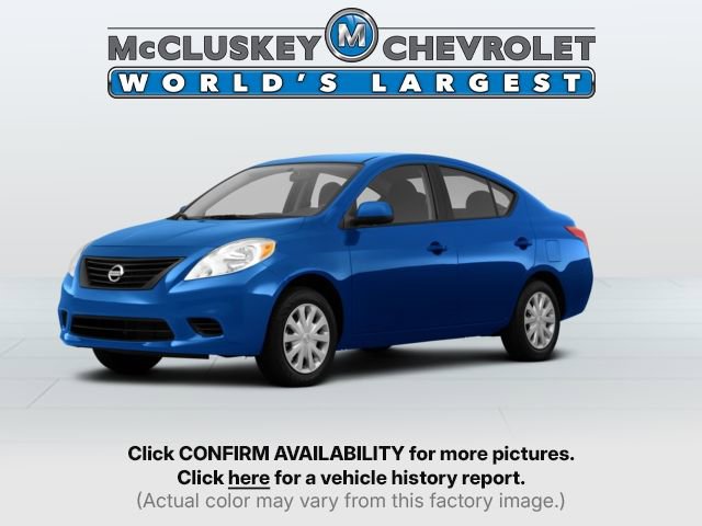 2012 Nissan Versa SV's photo