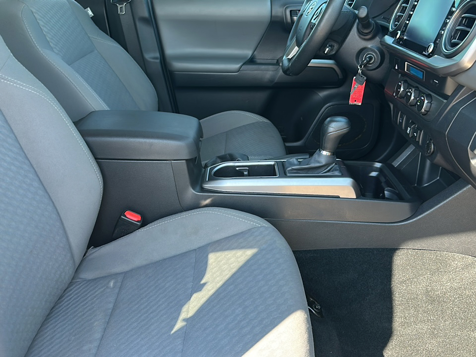 2022 Toyota Tacoma SR5 photo 10